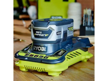 Cargador de Baterías Ryobi ONE+ RC18-150 Litio-ion/ 18V 5,0 Ah/ Sin batería